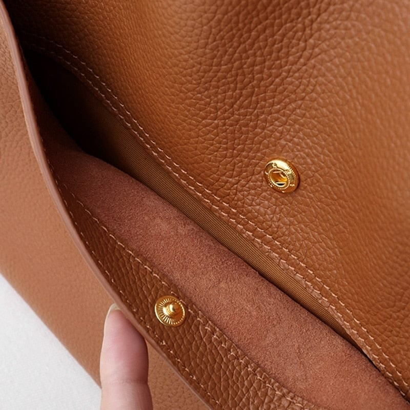 SAC À BANDOULIÈRE EN VÉRITABLE DE COULEUR UNIE
