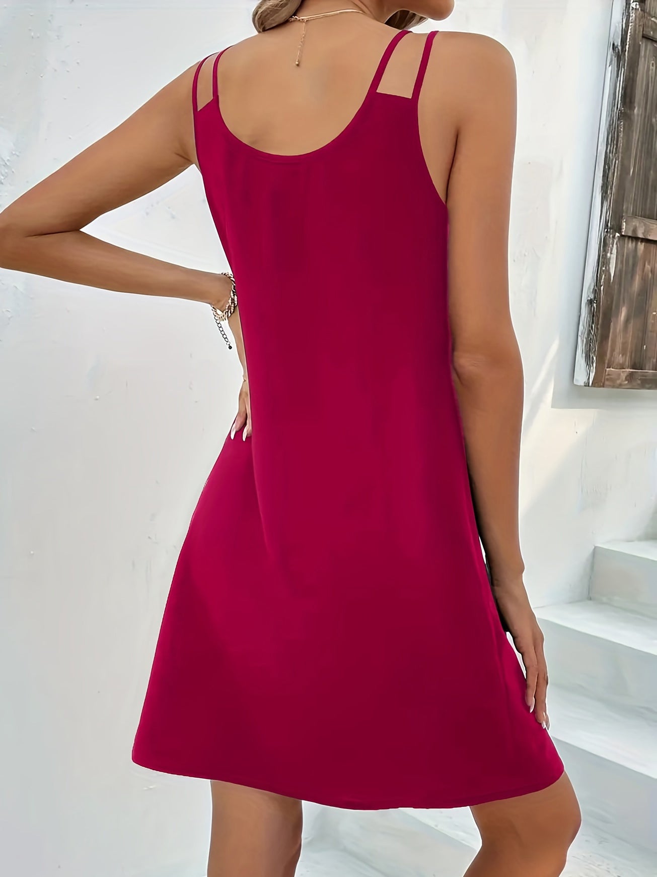 Rachael – Robe sans manches ajustée et élégante