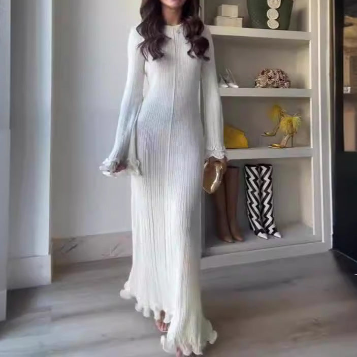 Susan – Robe Élégante à Manches Cloche et Coupe Ajustée