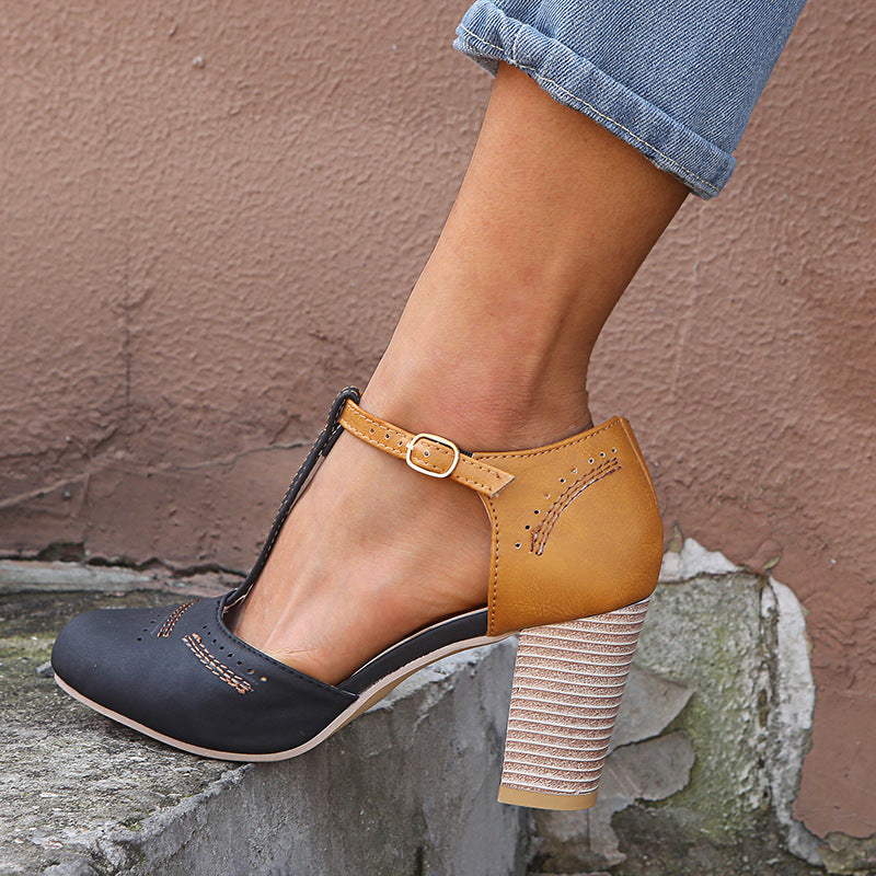 Esme – Sandales T-strap à Tête Ronde et Couleurs Assorties