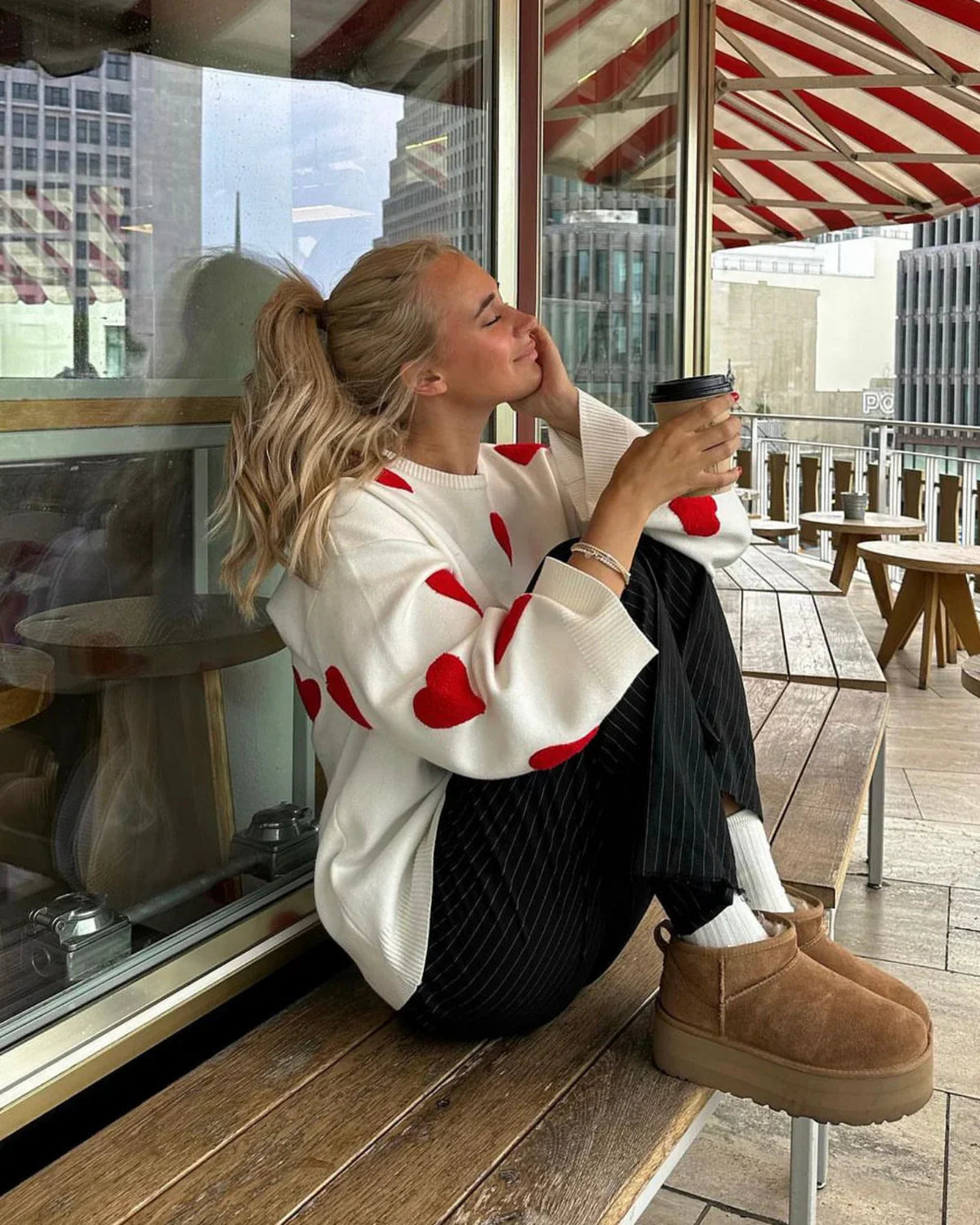 Sweat-shirt oversize femme style cocooning à motifs cœurs – Confort et tendance pour la maison ou la détente