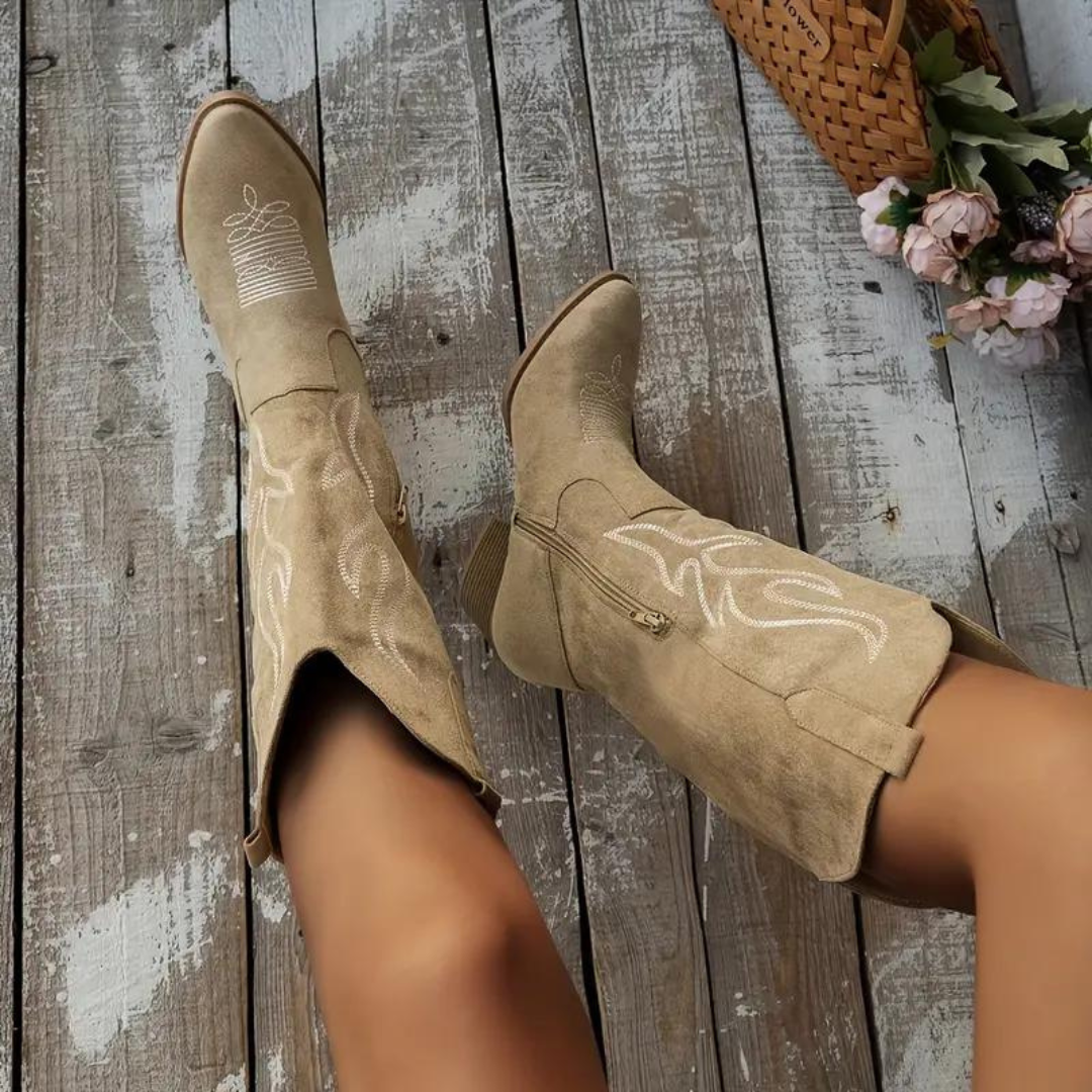 Bottes western femme à talon style cow-boy tendance ville et soirée