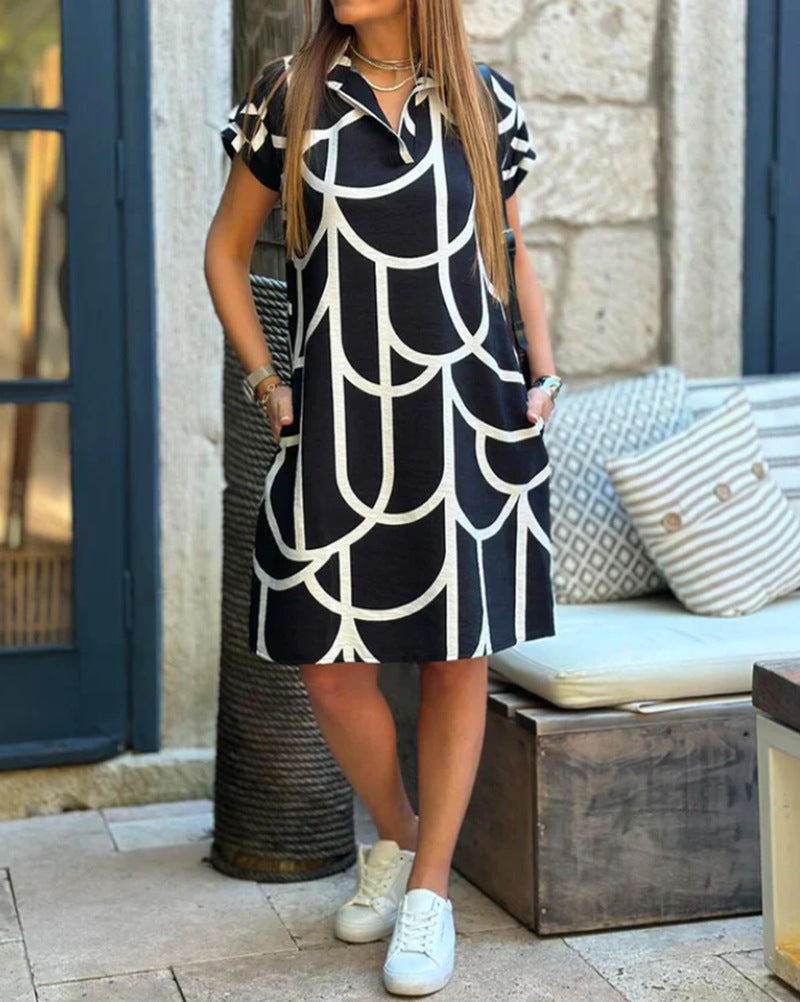 Harriet – Robe mi-longue à manches courtes et col en V imprimée