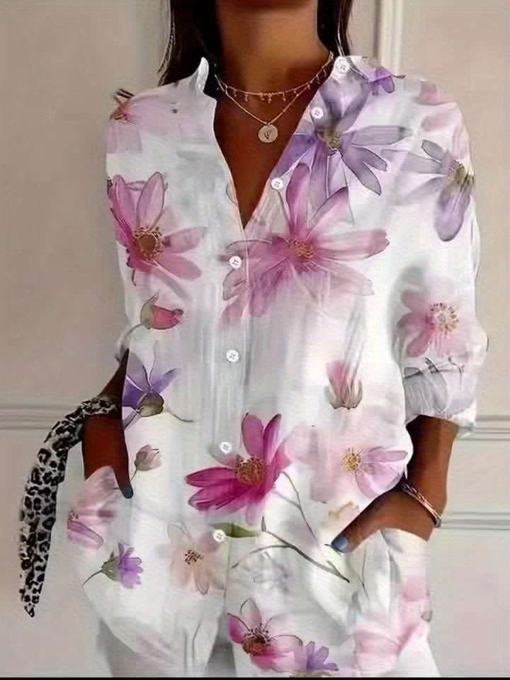 Elegant damebluse med blomsterprint i afslappet forårs- og sommersstil