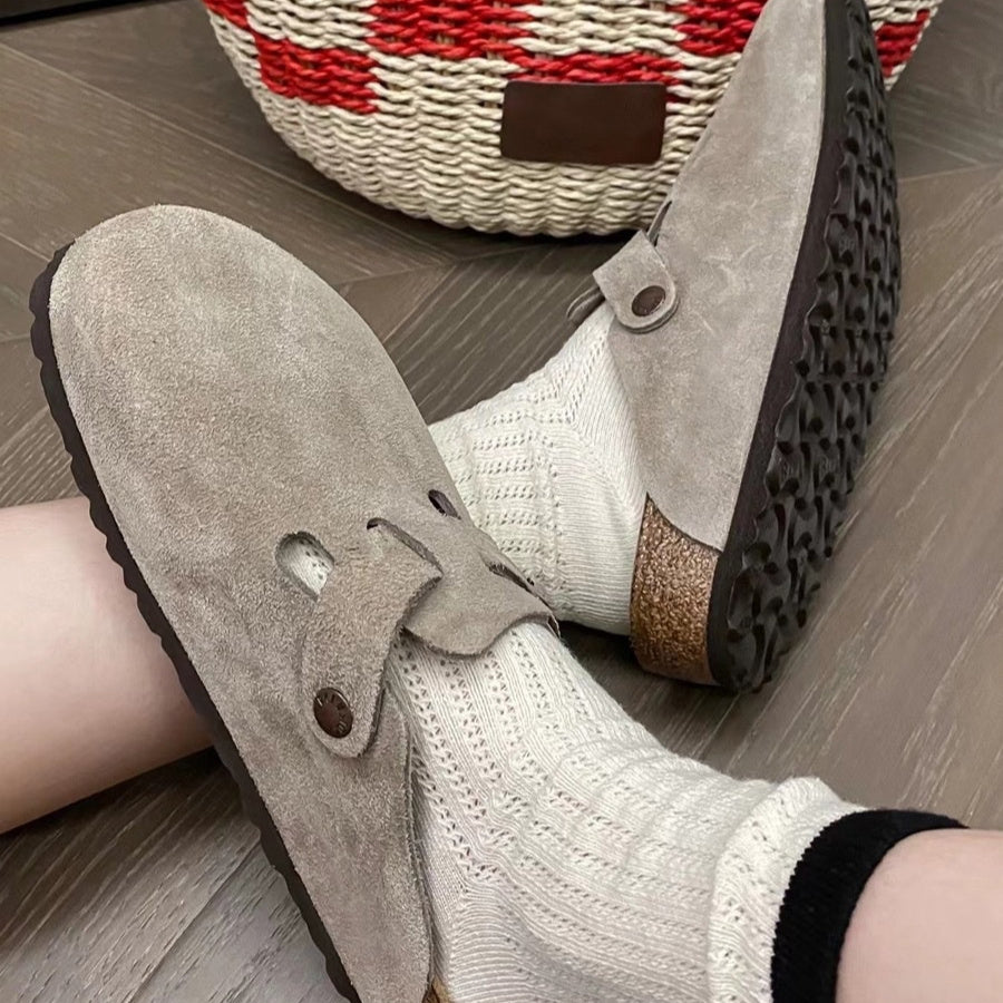 Ruby – Pantoufles fermées rétro françaises en cuir vegan