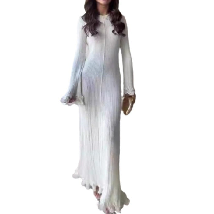 Susan – Robe Élégante à Manches Cloche et Coupe Ajustée