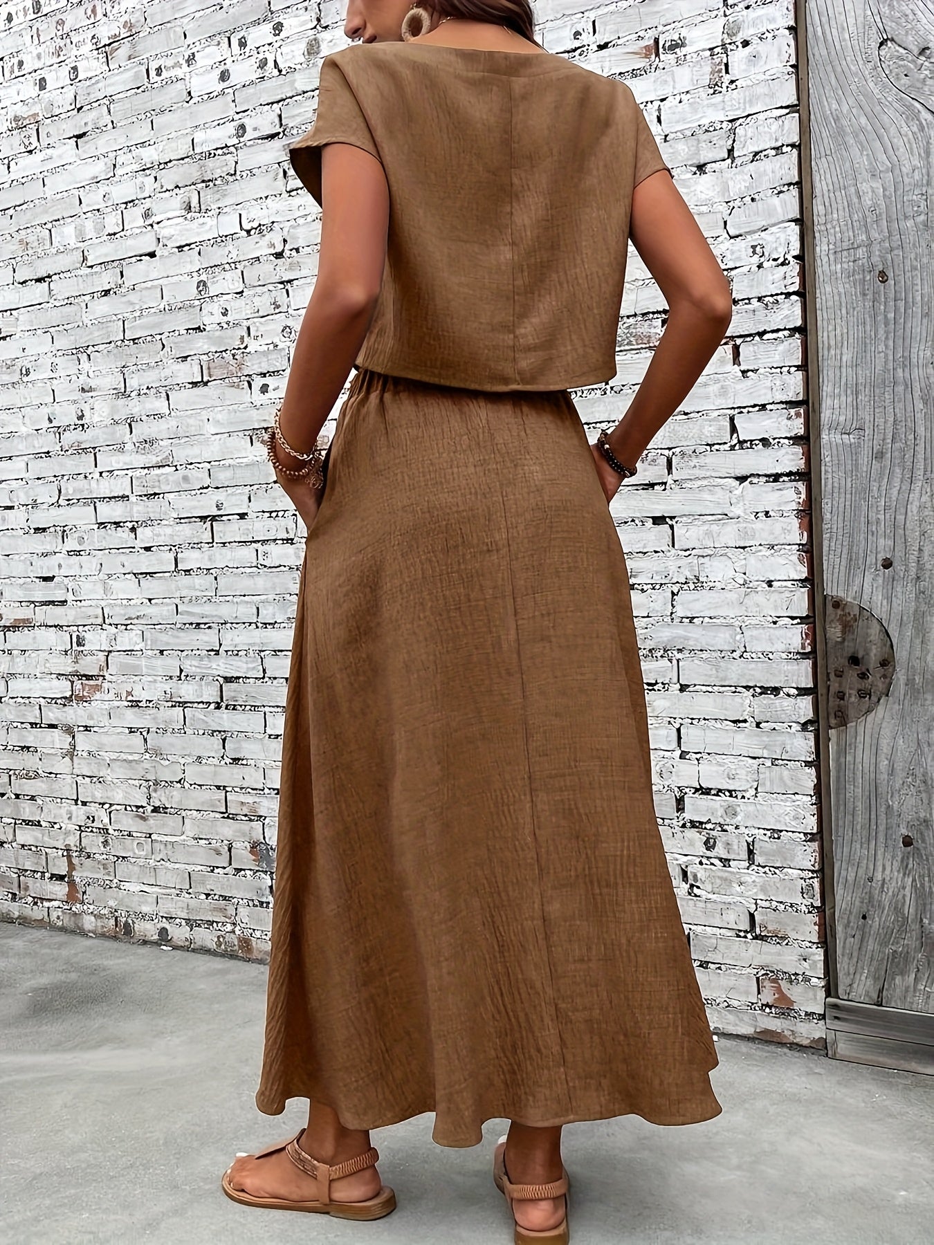 Chic two-piece women's set bohemian style – Crop top and flowing long skirt