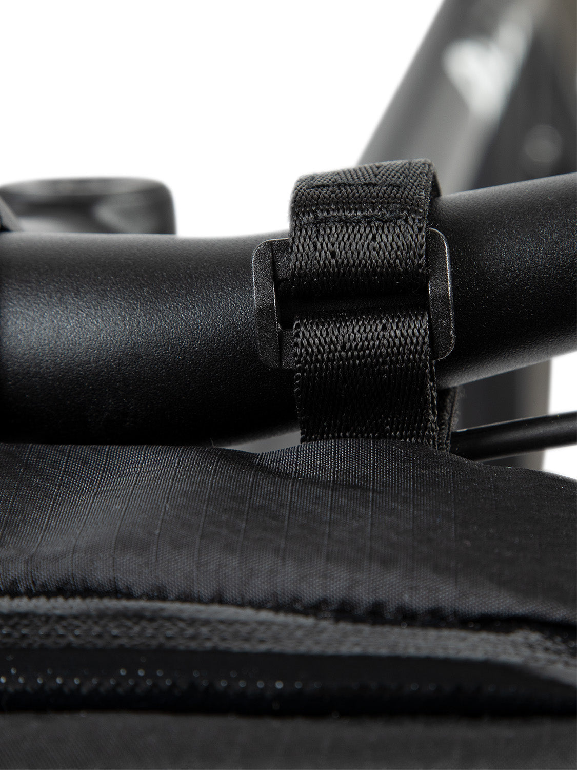Michelle – Sac à Main Compact Noir Élégant