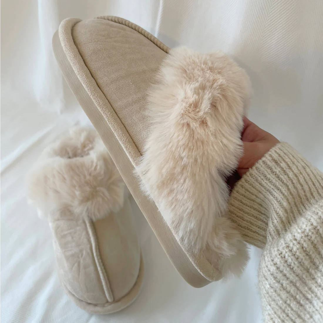 Chaussures d'ours en peluche beige