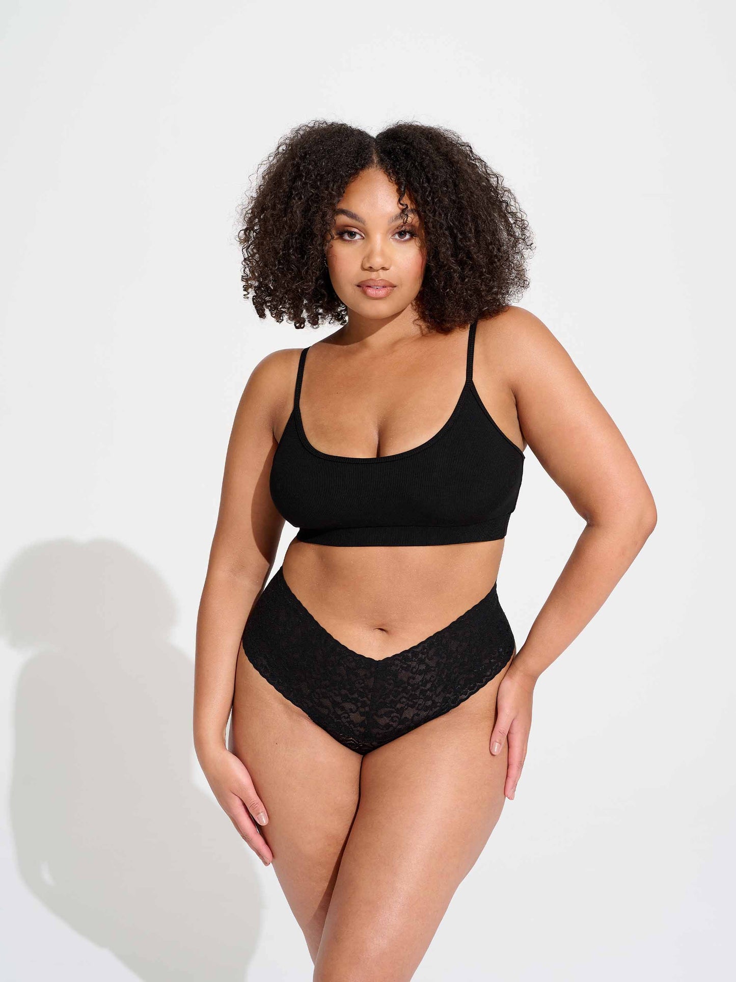 Angela – Culotte Taille Haute en Dentelle Élégante