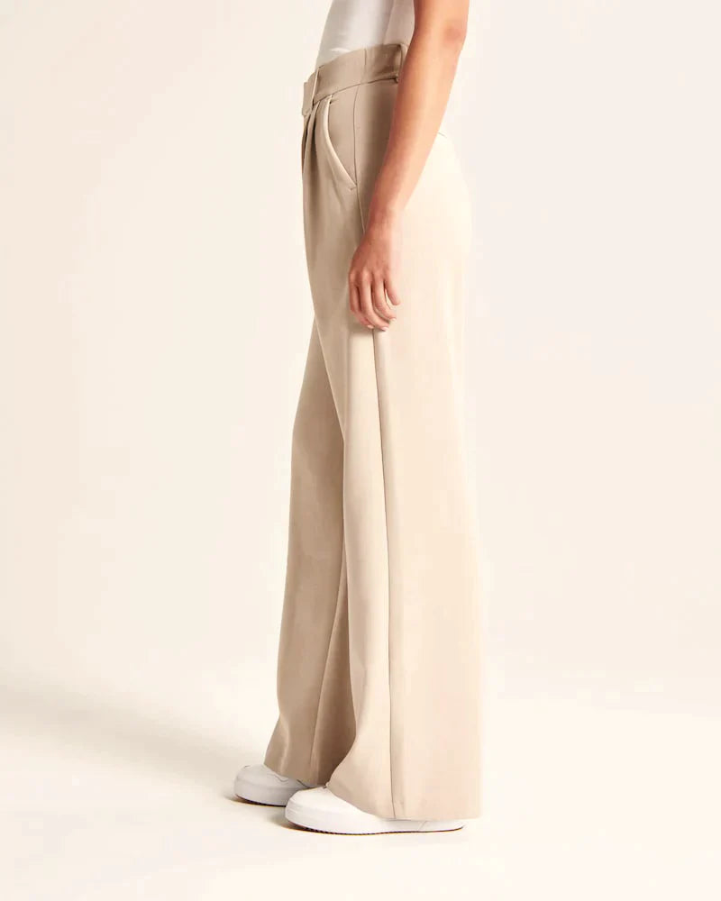 Pantalon ajusté à jambes larges