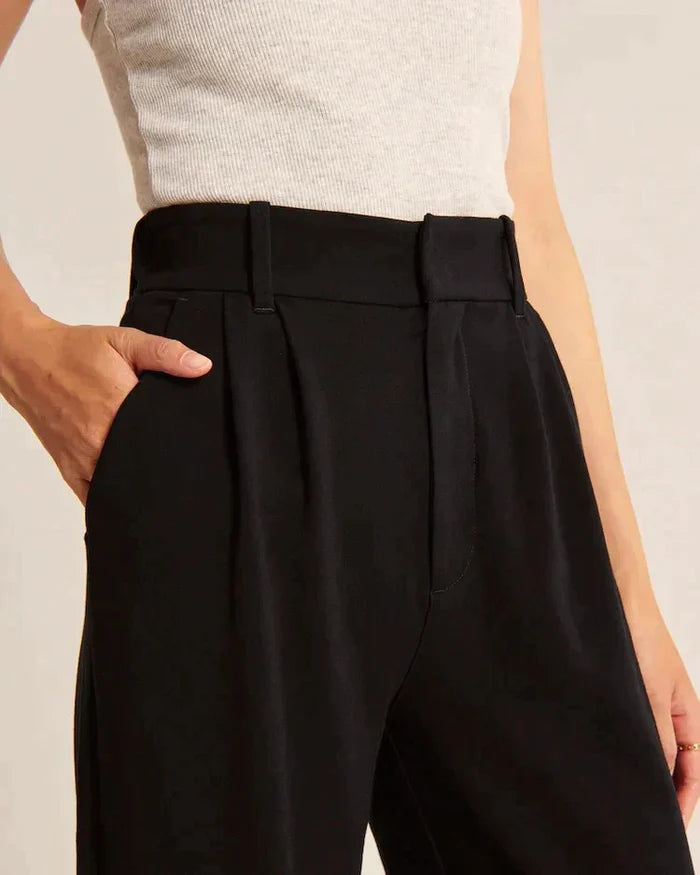 Pantalon ajusté à jambes larges