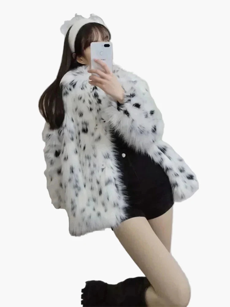 Manteau élégant style pelage à motifs tachetés pour femme – Luxe et chaleur pour l'hiver