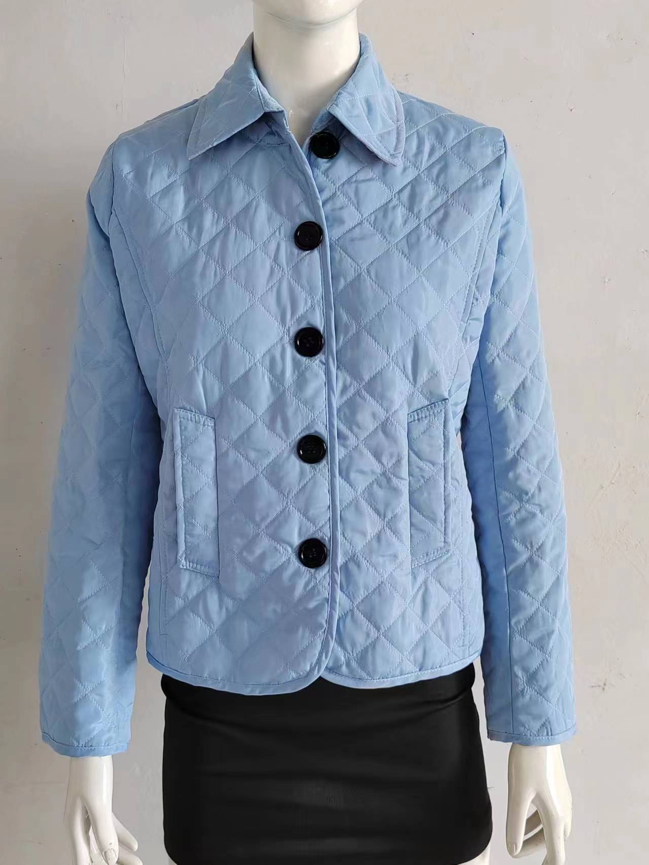 Veste matelassée élégante pour femme style urbain chic transition automne printemps