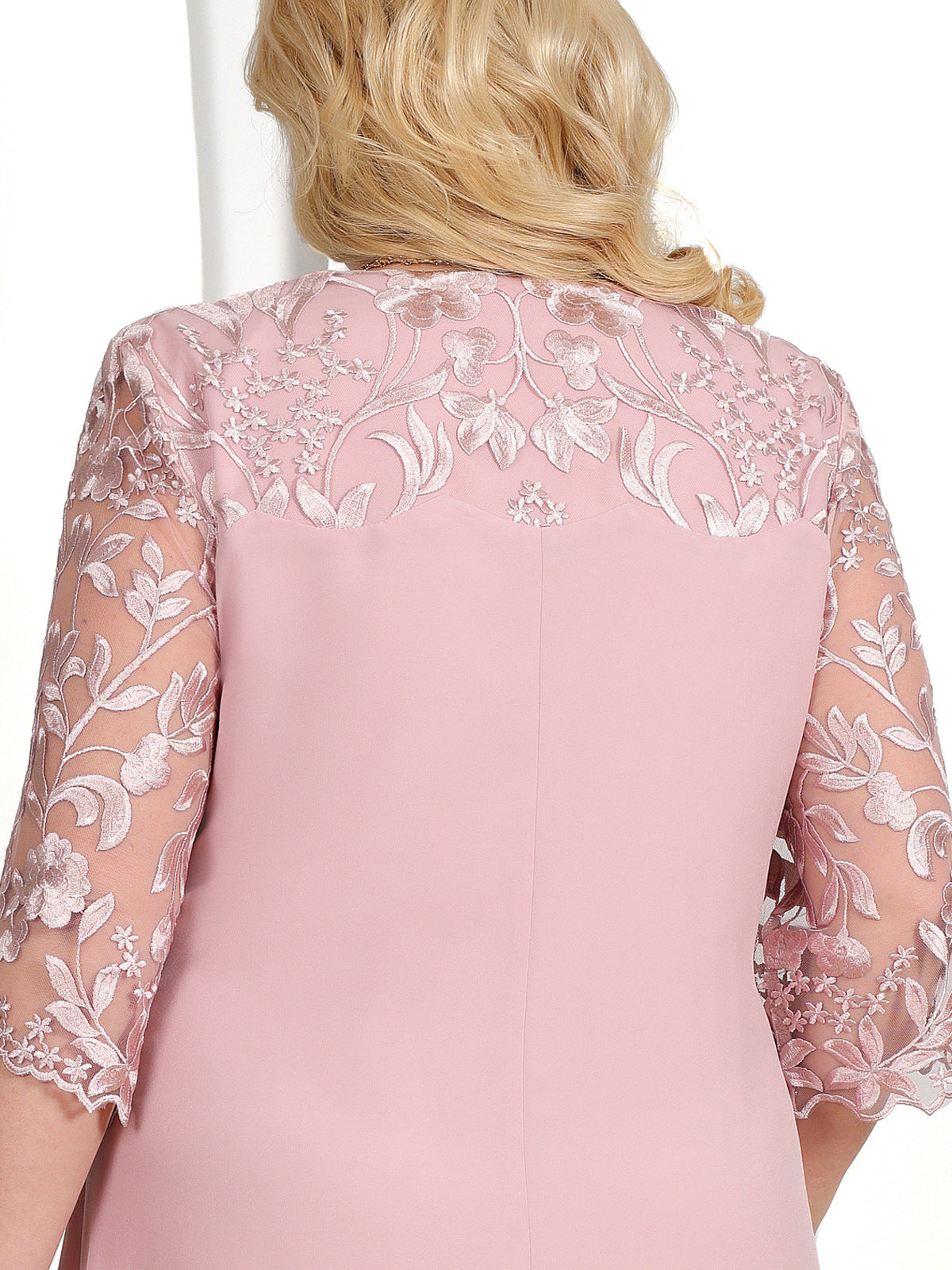 Fiona – Robe mi-longue à col rond en chiffon brodé