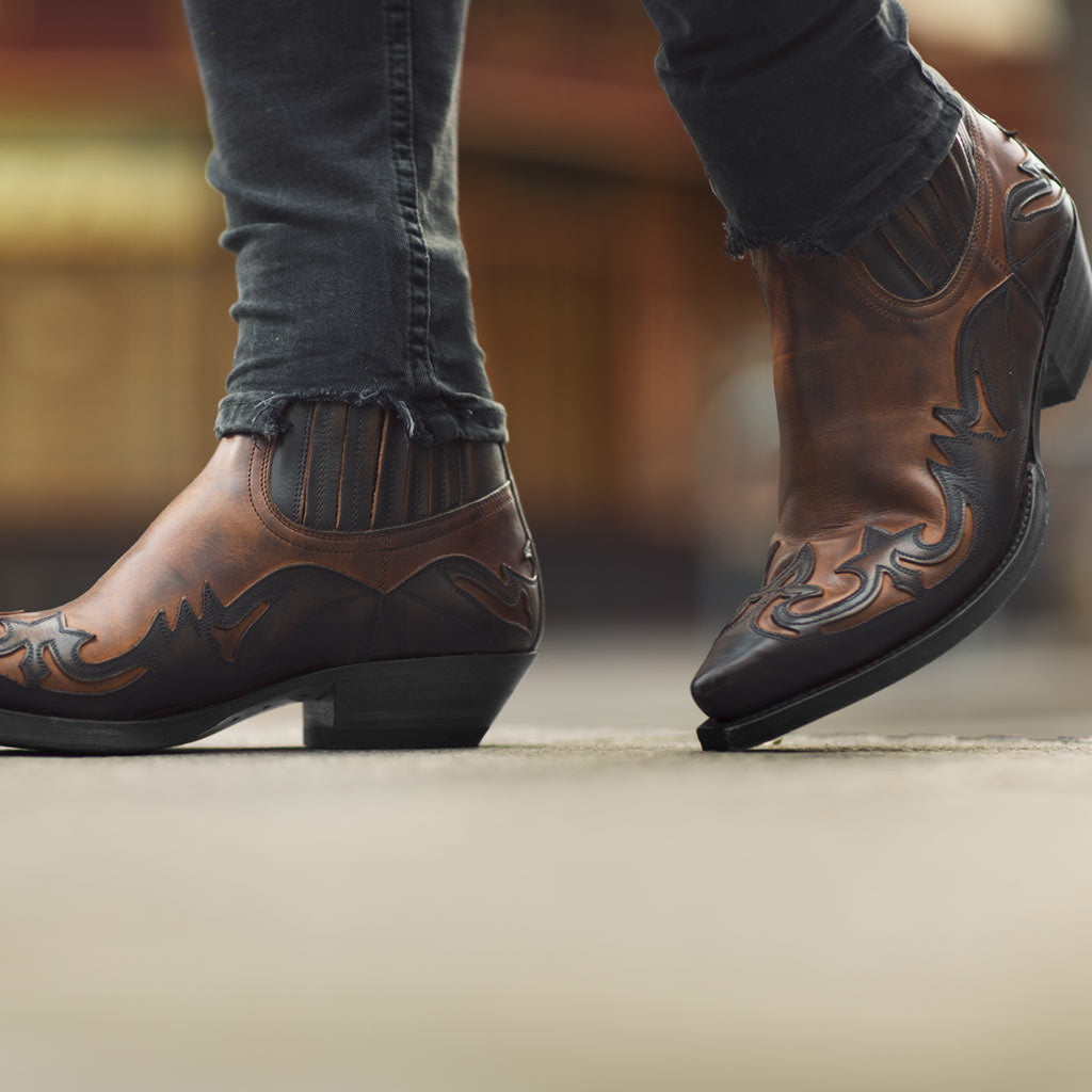 Lucy – Bottes de Cowboy Martin en Couleur Frottee Neutre