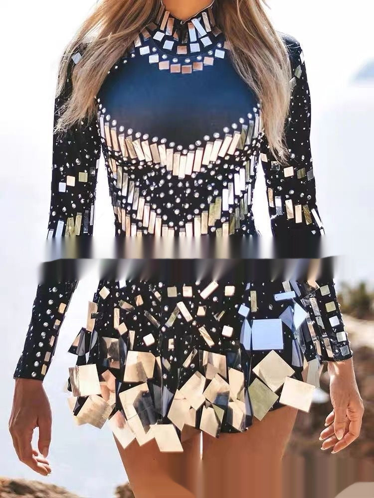Faith – Robe Mini Élégante Ajustée à Manches Longues
