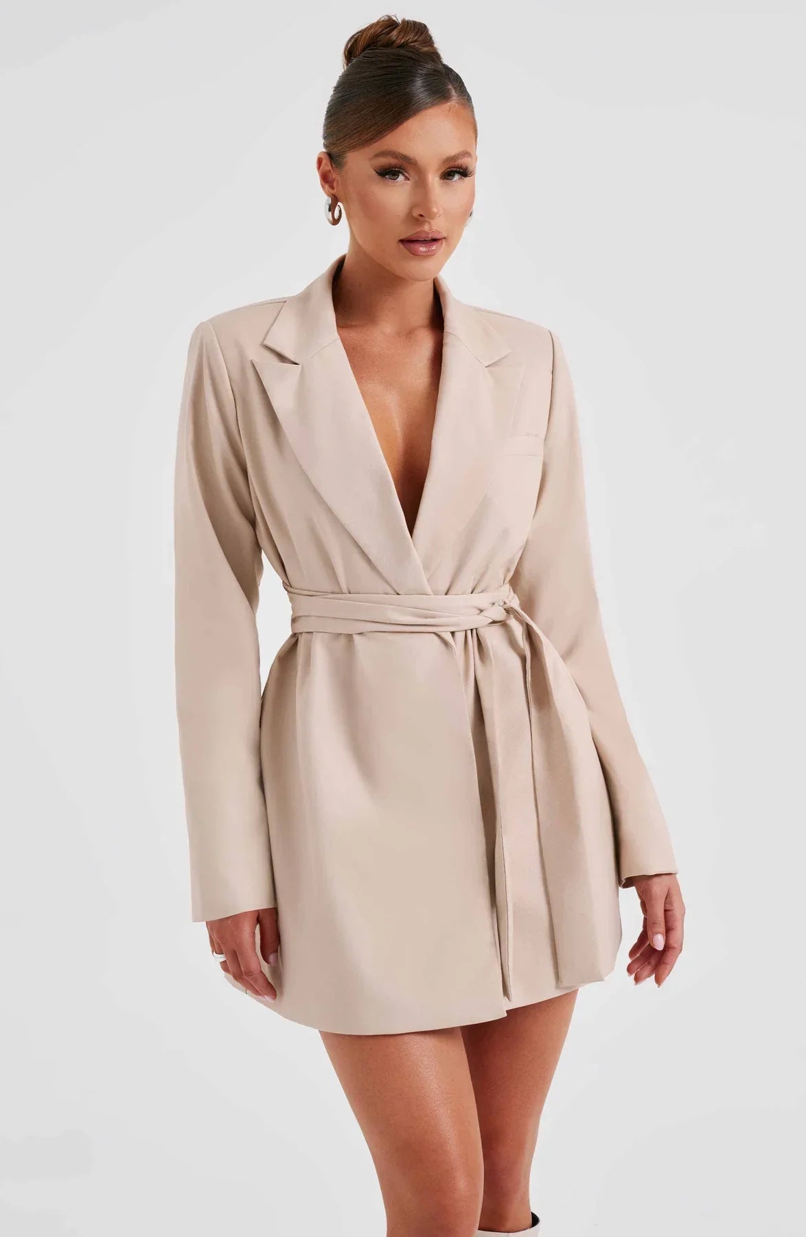 Jacqueline – Robe Tailleur Élégante
