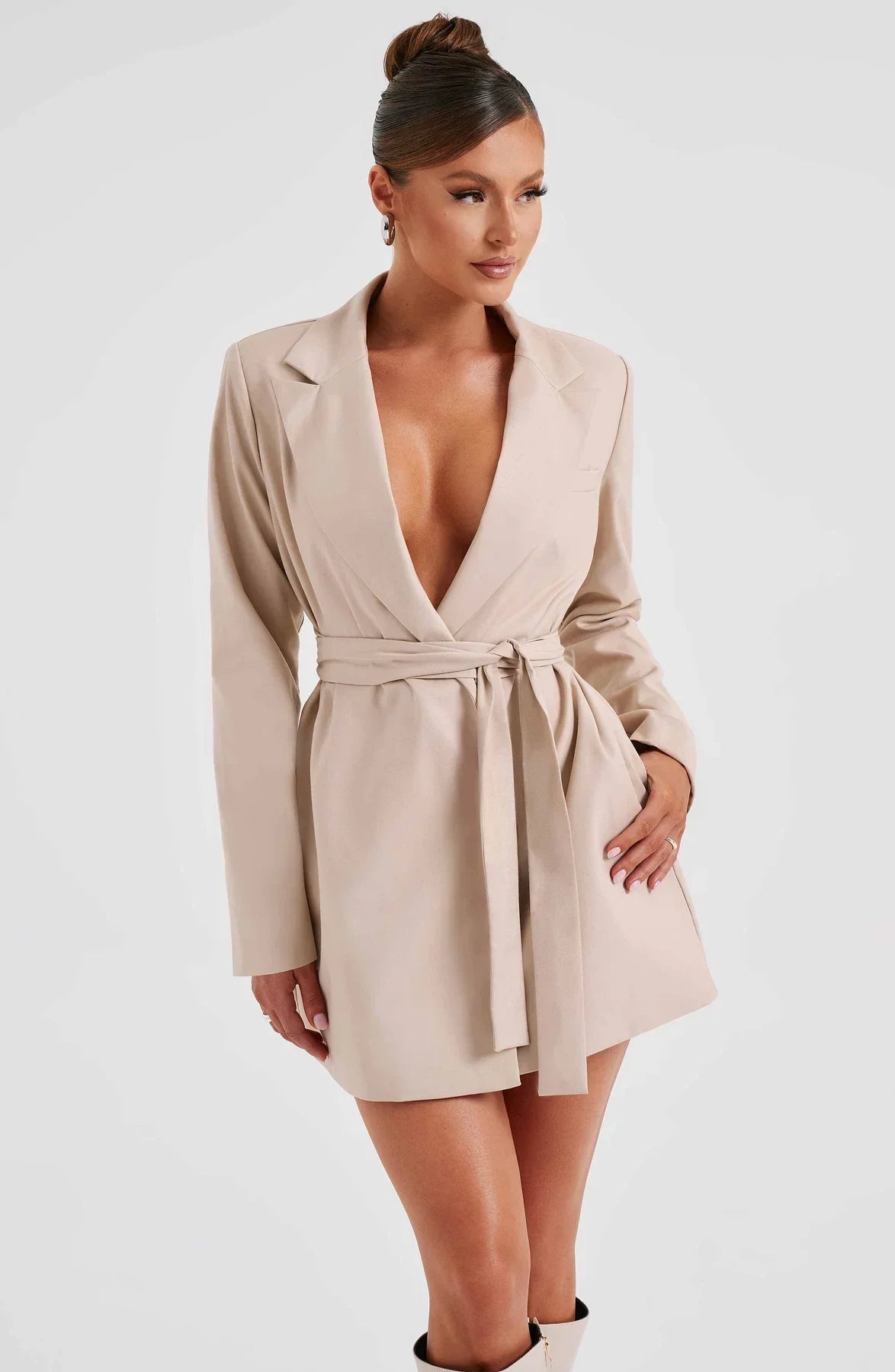 Jacqueline – Robe Tailleur Élégante