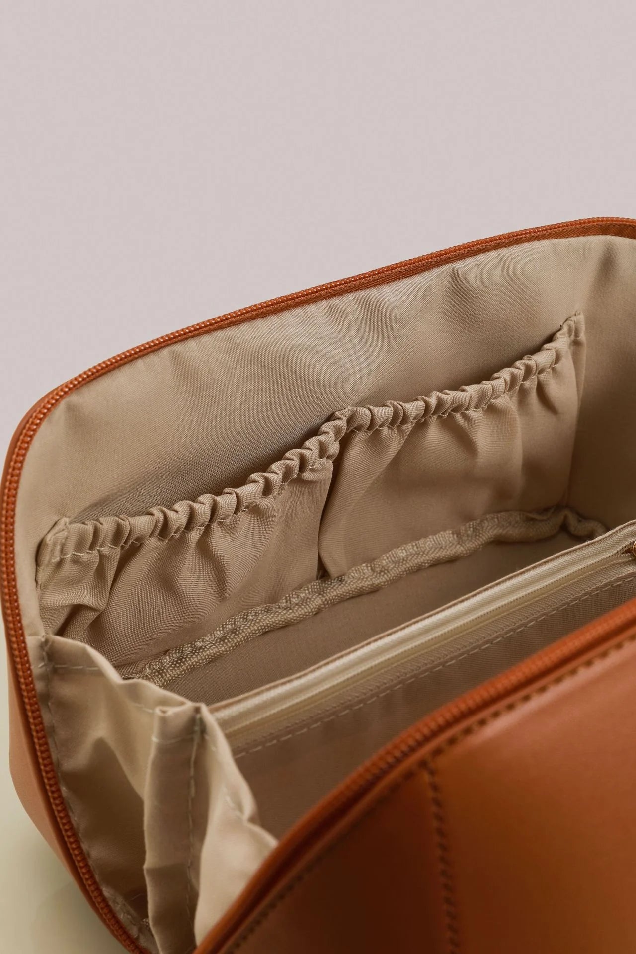 Pochette Spacieuse Glow