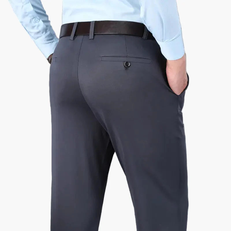 Pantalon stretch homme élégant style business et décontracté