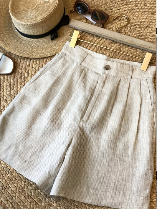 Short vintage high-waisted women's shorts for summer - casual chic style