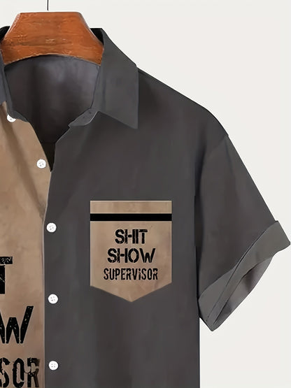 Vintage herenoverhemd met korte mouwen en humoristische opdruk – Casual zomerstijl supervisor « Shit Show »