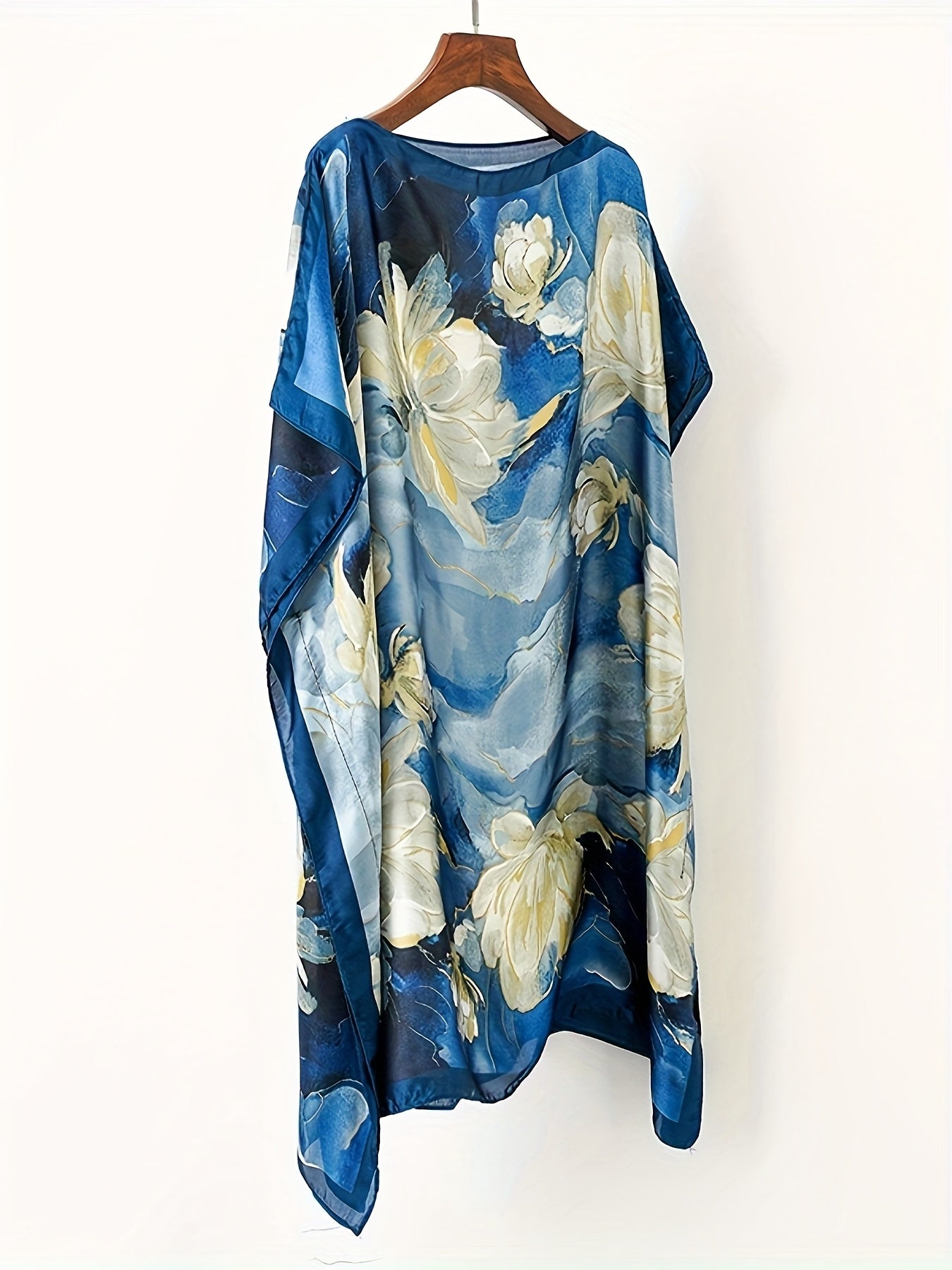 Bohemisk strandtunika för kvinnor med asymmetrisk stil och blommigt tryck, chic för semestern