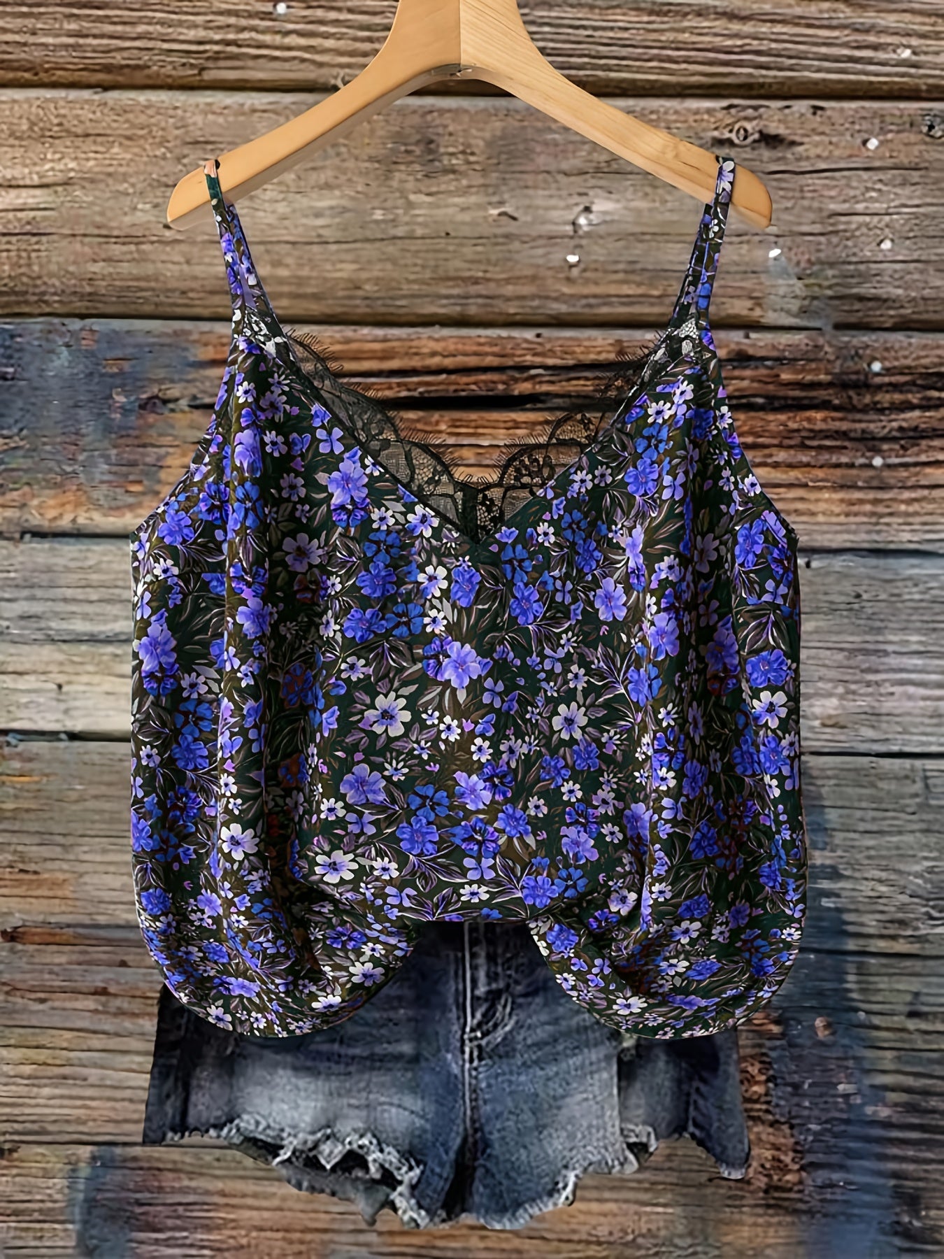 Top donna con spalline sottili, stile bohémien floreale, ideale per estate e vacanze