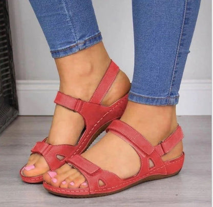 Sandra – Grandes Sandales Décontractées à Bout Rond et Talon Bas