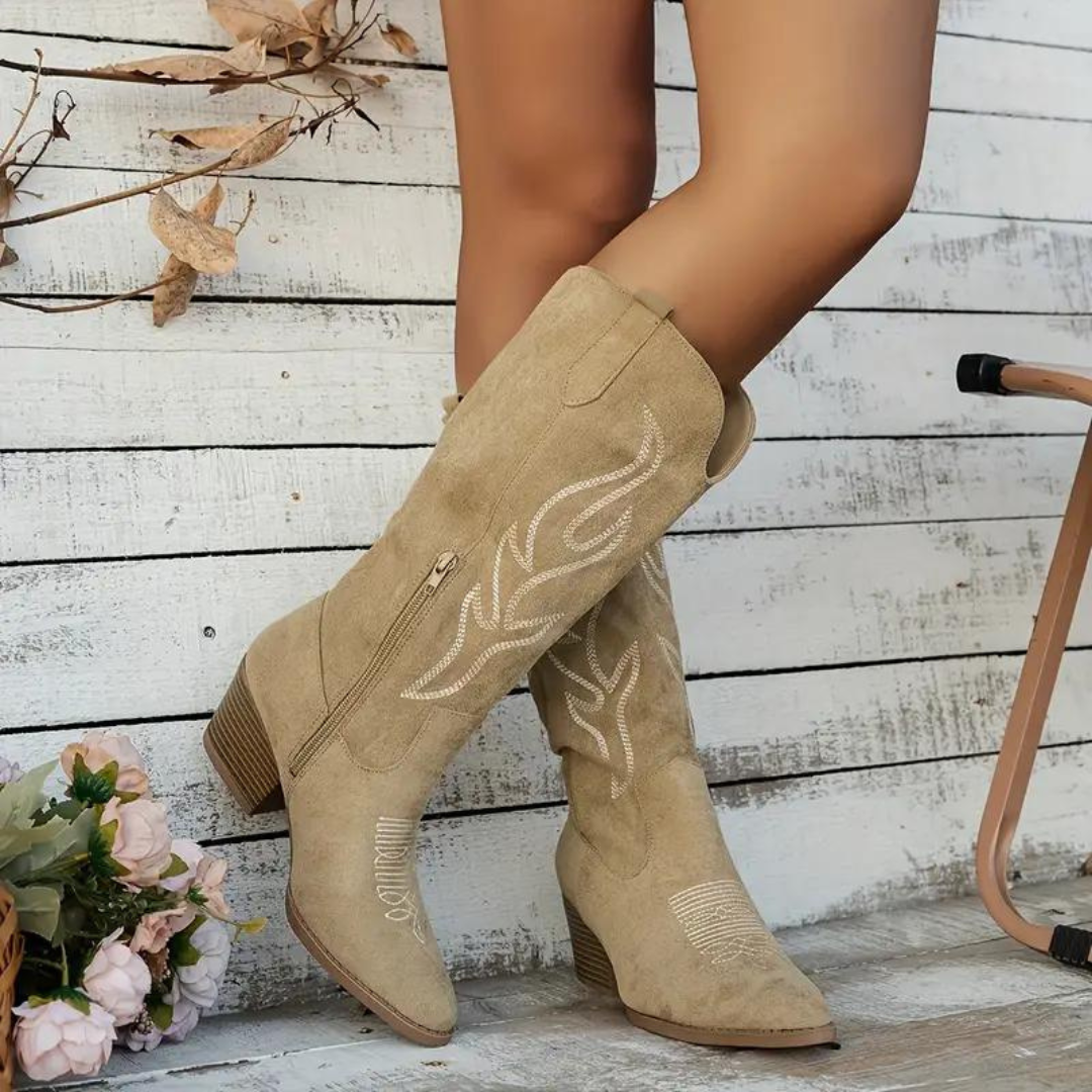 Bottes western femme à talon style cow-boy tendance ville et soirée