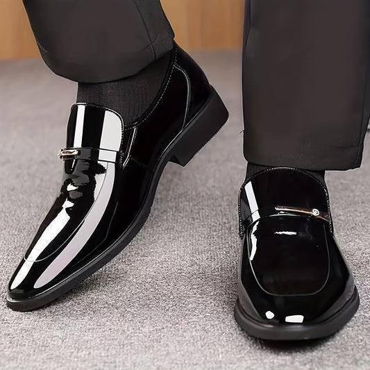 Netherlandse herenschoenen in mocassinstijl om gemakkelijk aan te trekken – formele elegantie en dagelijks comfort