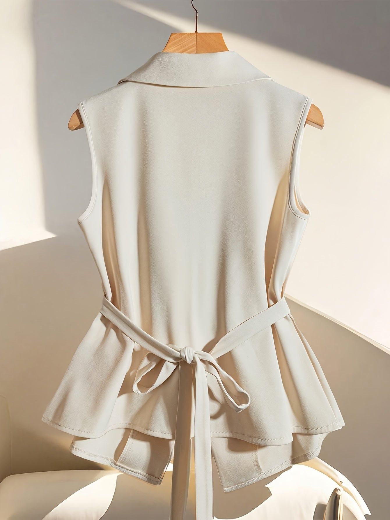 Gilet sans manches femme style tailleur chic pour bureau ou événement