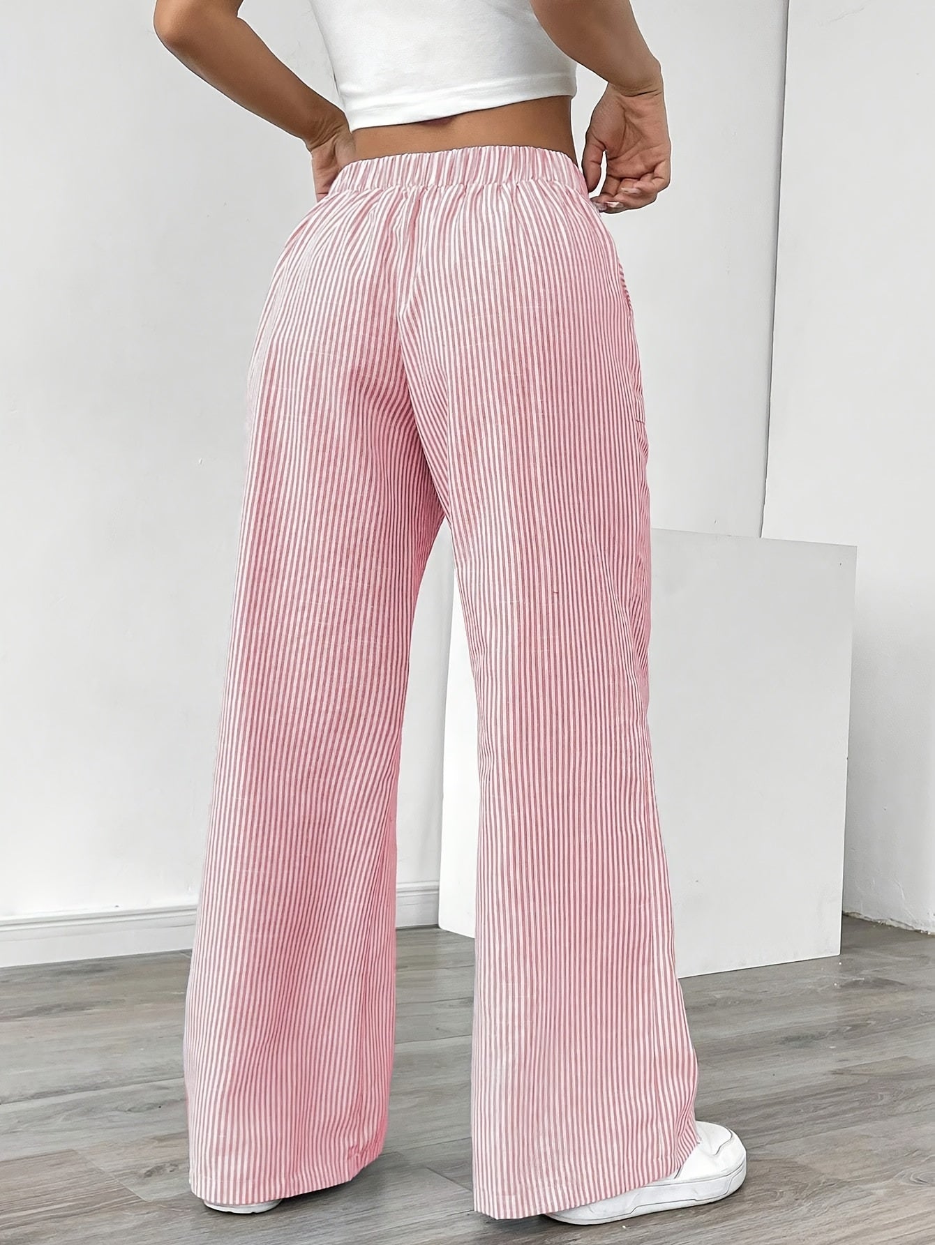 Pantaloni larghi da donna stile casual a righe per primavera ed estate