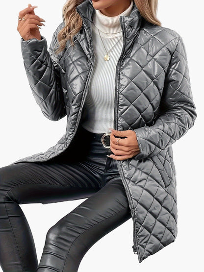 Manteau matelassé long femme style urbain chic pour l'hiver