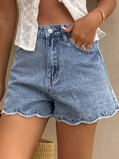 Shorts en jean femme style casual taille haute coupe évasée ourlet festonné été