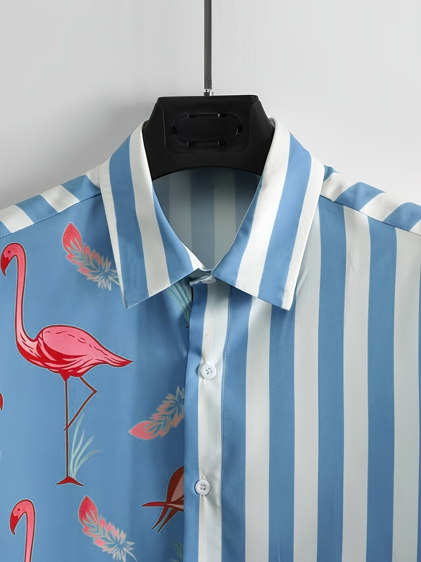 Ensemble décontracté homme style vacances, motif flamants roses et rayures, idéal été et loisirs
