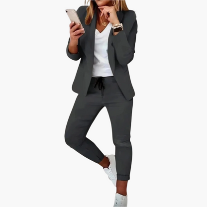 Ensemble tailleur décontracté femme blazer et pantalon style business chic confortable