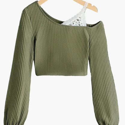 Women's short dress asymmetrical style with one shoulder exposed and lace detail – Trendy casual fashion