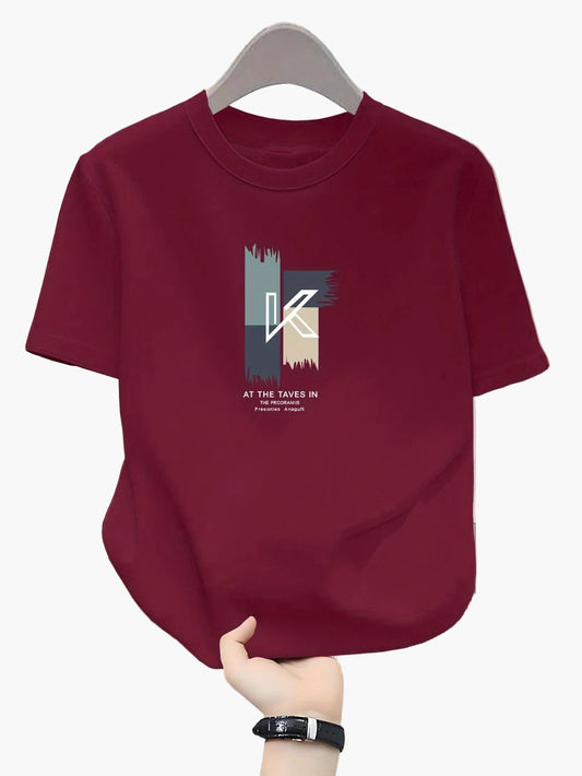T-shirt uomo stile casual con stampa grafica lettera K