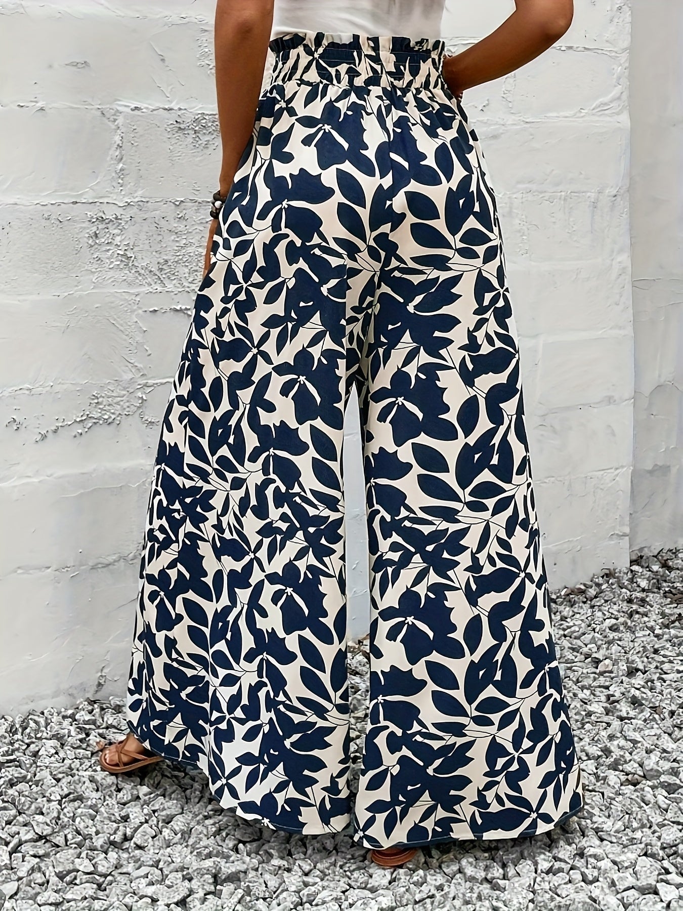 Bredt damebukser i boheme chic-stil med højtaljet løvprint til sommerlige lejligheder og elegante udflugter
