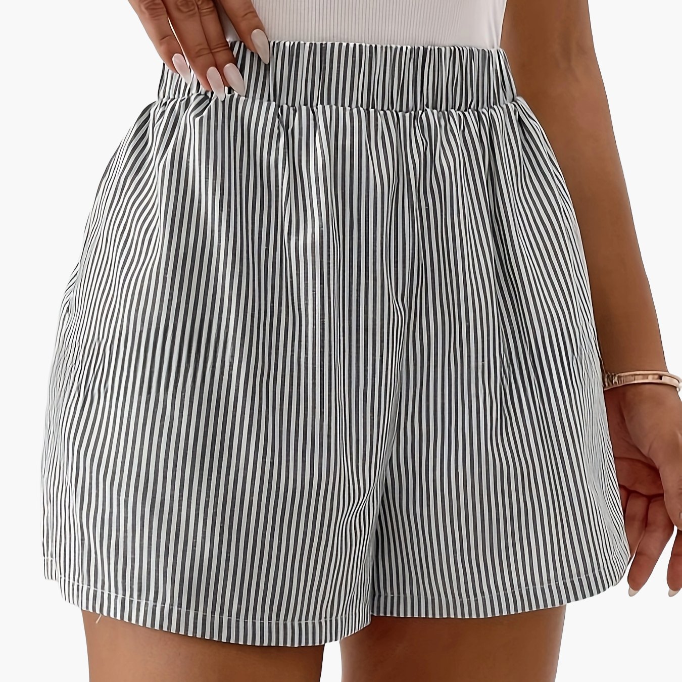 Short élégant à rayures pour femme, style décontracté idéal pour l'été