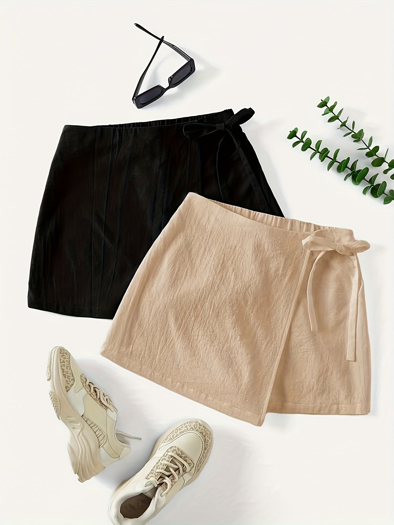 Jupe portefeuille courte style urbain pour femme, look décontracté chic, idéale pour l'été