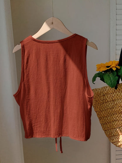Sleeveless tie-front vest for women, casual chic style
