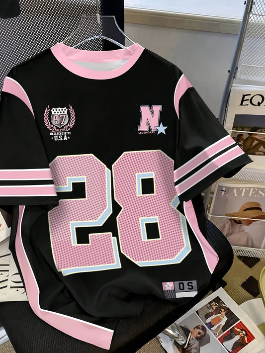 T-shirt style universitaire pour femme - numéro 28, look preppy tendance