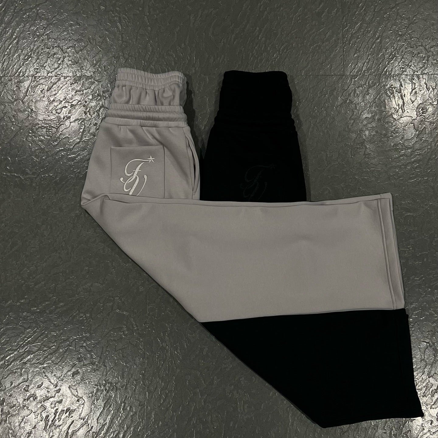 Loose-fitting casual jogging trousers for all genders - Ideal for leisure and relaxation