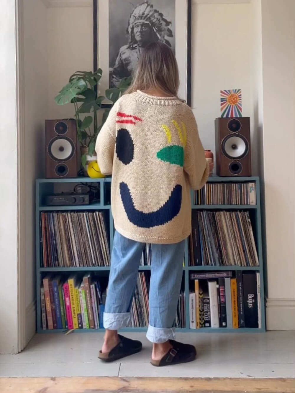 Pull en maille détente style artistique pour femme – Look décontracté et original