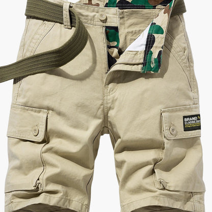 Casual short cargo shorts for men with multiple pockets and belt – Ideal for summer and outdoor activities