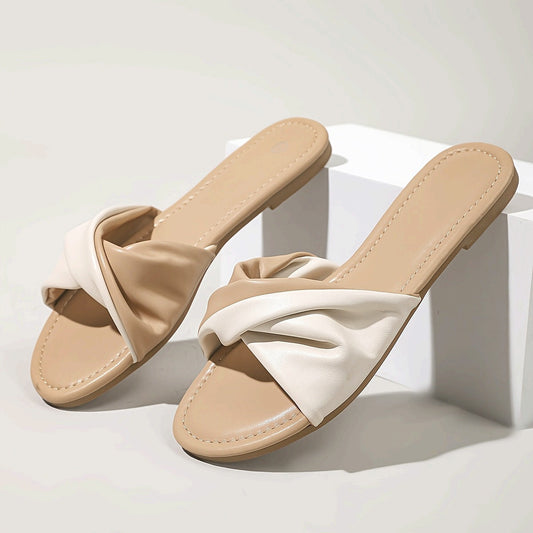 Sandales plates élégantes femme style moderne pour l'été et la ville