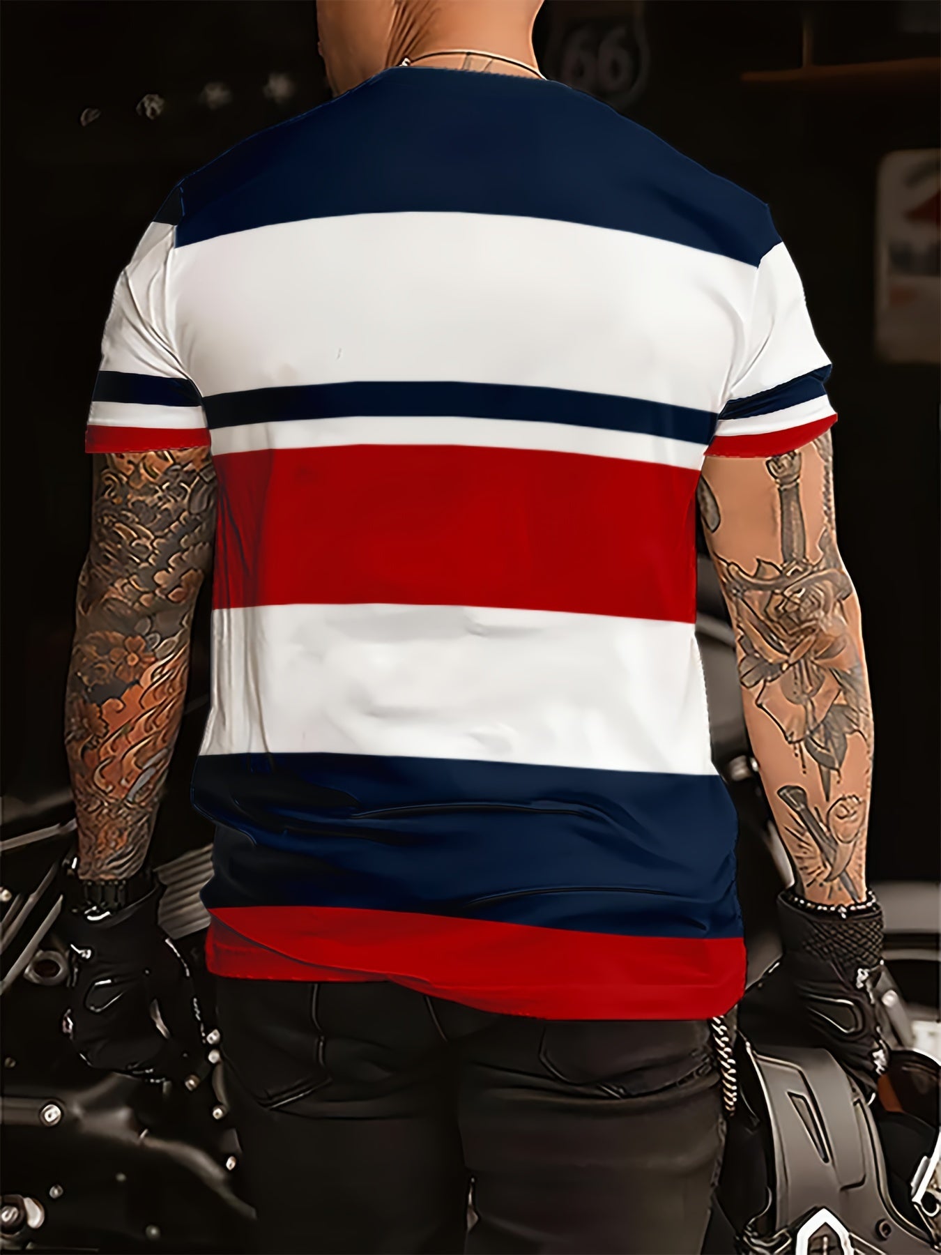T-shirt décontracté homme style universitaire à rayures pour usage quotidien